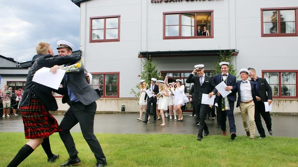 Glädjeyra vid förra årets student. Nu är det dags för årets studenter. Foto: Roelof Stoetinga