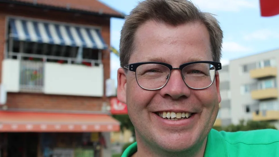 Joakim Magnusson ger besked om att C kan samverka med alla partier, undantaget SD.