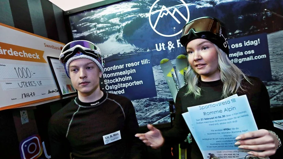 Gustav Thor och Ida Laitinen driver Ut&Res, mars månads UF-företag i Östergötland.