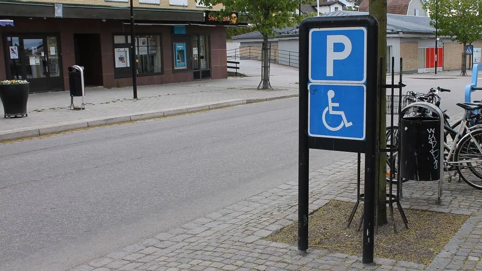 Nu blir det tidsbegränsad parkering i centrala Borensberg.