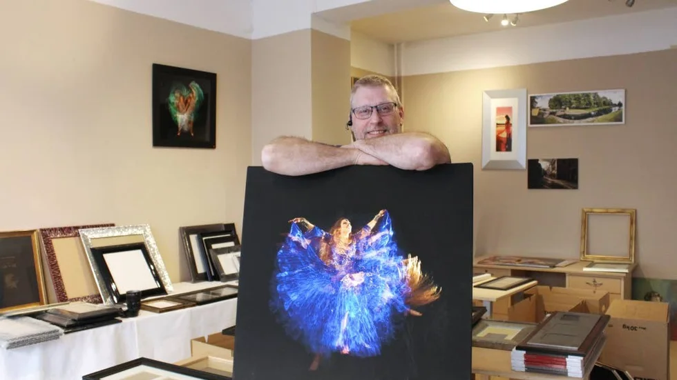 Inför en utställning fotograferade Anders Malm dansaren Marija Aurell med flera blixtar i en och samma exponering.