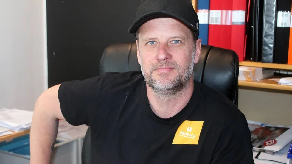 Piraternas guldhjälte Stefan Andersson Skill är tillbaka i speedwayen, som expertkommentator i tv. Nu gästar han också veckans Sportsnack i Öst media.