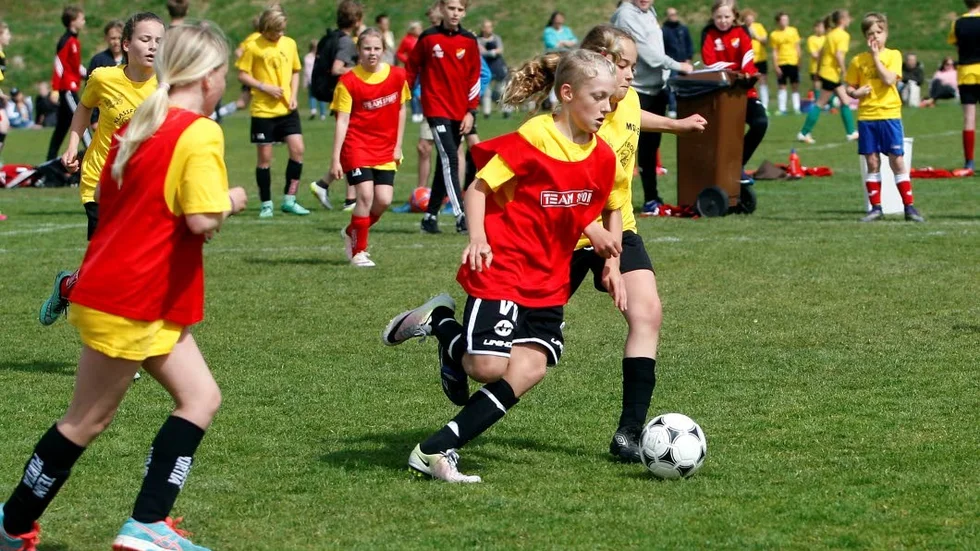 Borens klassfotboll satte rekord i fjol och hoppas bli ännu större i år. Det kan då bli spel över två dagar på Borens IP.