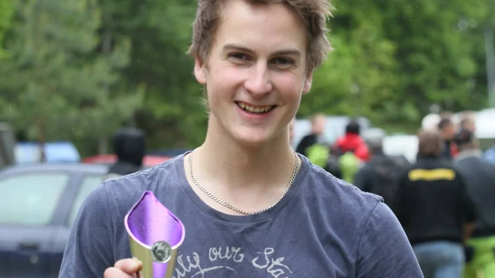 Åtvidabergs MK:s Lukas Kindgren vann sin klass tre tiondelar före sin pappa.