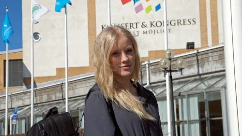 Karin Svenstedt från kulturskolan är konsertmästare på söndag.