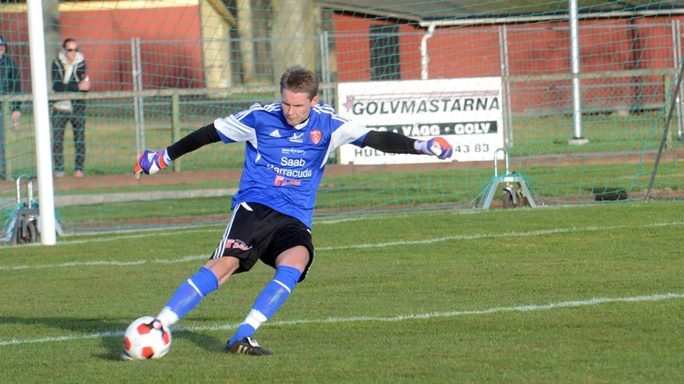 TUNGT SKADEAVBRÄCK. VFF-målvakten Björn Söderström slet av hälsenan på senaste träningen och riskerar nu att missa resten av säsongen i Elitfyran.