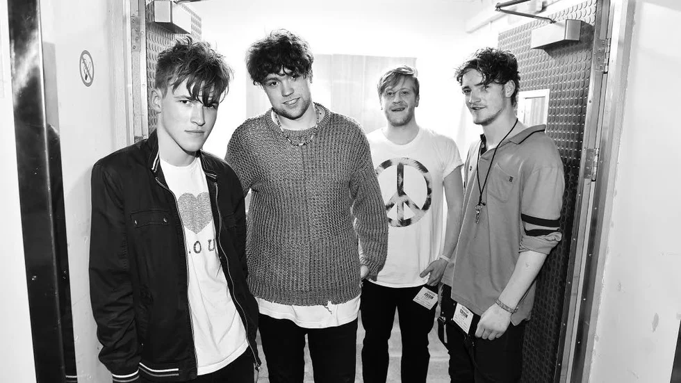 Viola Beach.