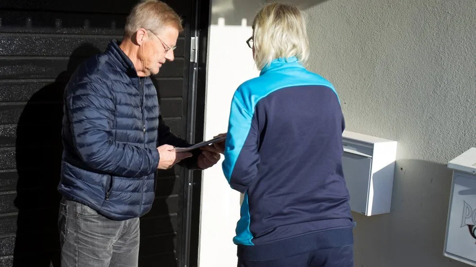 Jörgen Antón väntar på utlovade papper från Posten på den bil han vann i Motala. Men än har inget kommit.