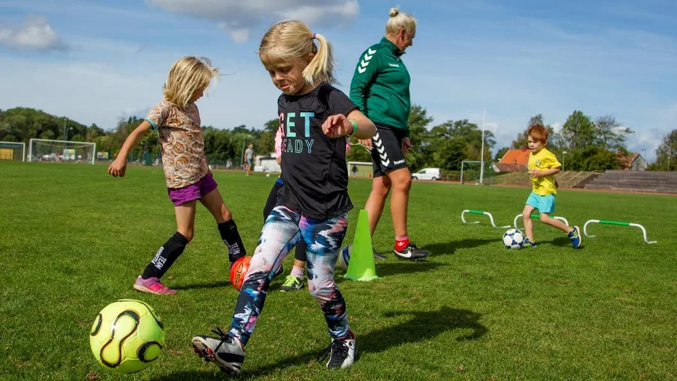 Iris Lagringe i dribblingstagen.