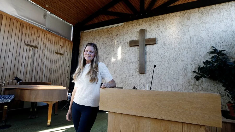 "Då kände jag redan efter första mötet vi hade haft, att det här var spännande", säger Linn Bernberg efter att ha blivit med i Pingstkyrkans styrelse och om sin resa mot att bli pastor.