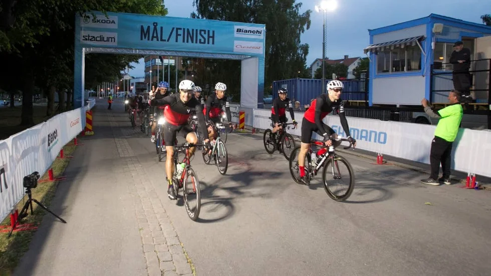 Ett 20-tal cyklister var först i mål.