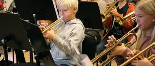 50 barn spelade trumpet tillsammans