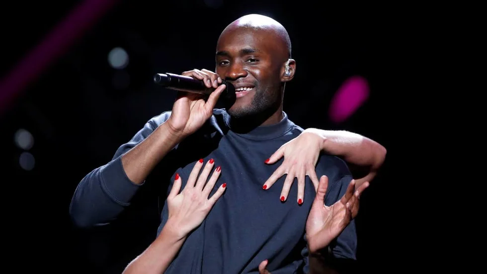 Boris René har deltagit i Melodifestivalen 2016, 2017 och 2018. Nu kommer han till Ödeshög.