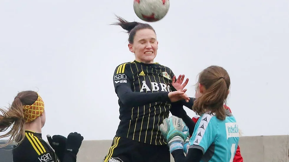Nathalie Milton gjorde en bra match som mittback.