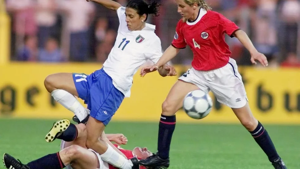 Rita Guarino i vitt när hon spelade i Italiens landslag.
