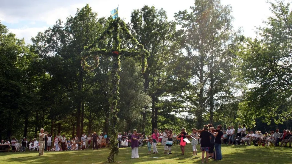 Lönneberga hembygdspark är ett av de ställen i kommunen där det arrangeras midsommarfirande.