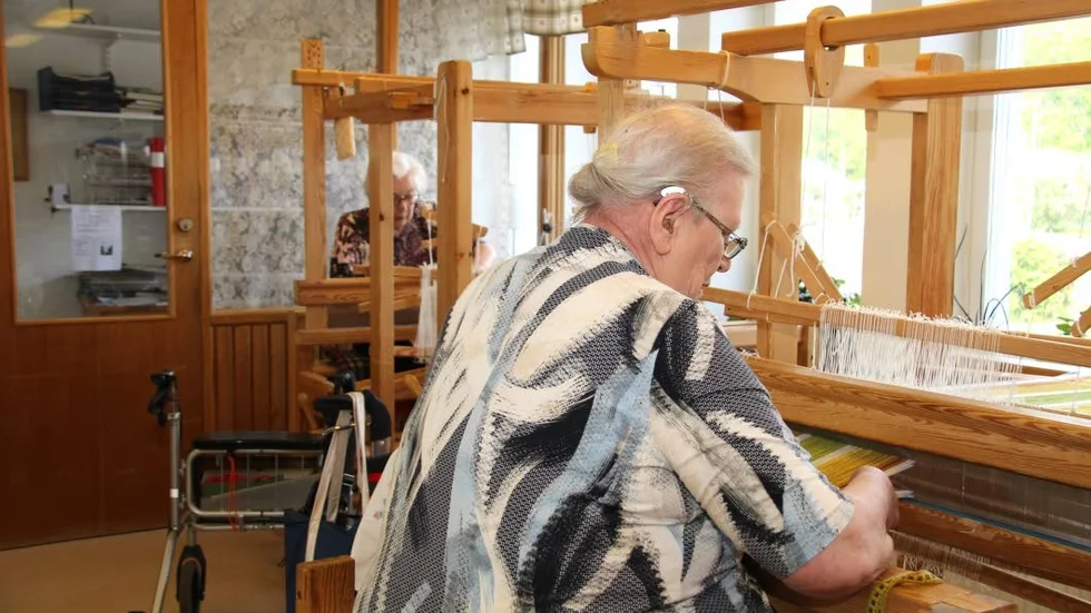 Besparingarna påverkar seniorverksamheten i hela kommunen, förutom i Horn, även i Kisa och Rimforsa.