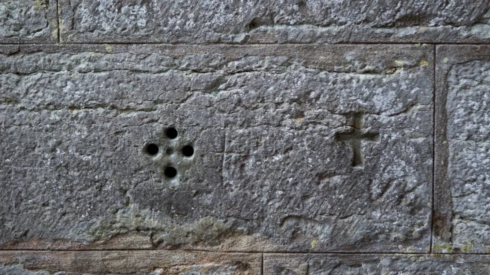 RESOR. Märken på klosterkyrkan är några av de saker som berättar om Vadstena som pilgrimscentrum.