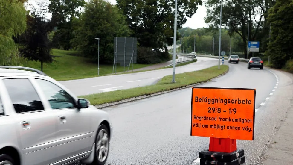 Charlottenborgsleden kommer att få ny asfalt och arbetet inleds tisdagen den 29 augusti.