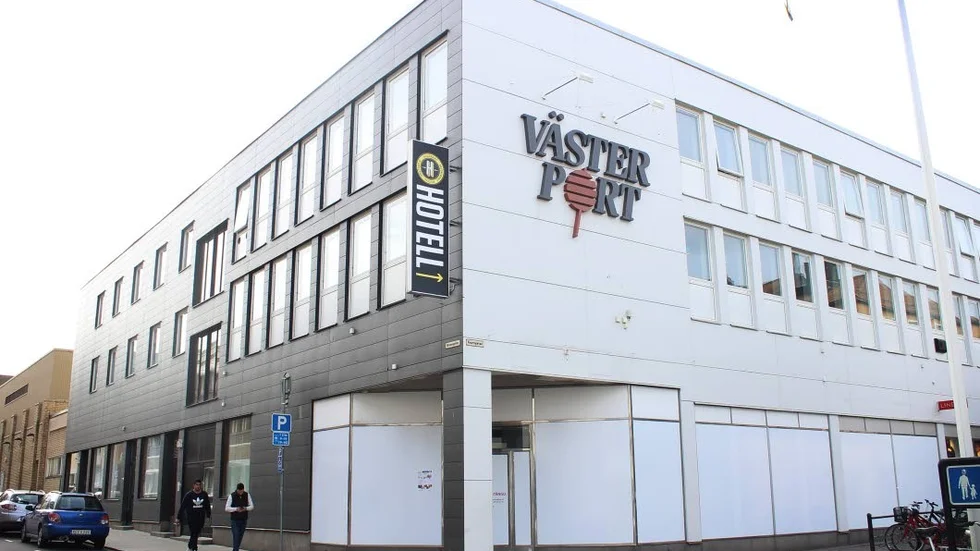 Till vintern vankas det pub i gamla butiken. Far och son Johansson satsar på klassiskt engelskt.