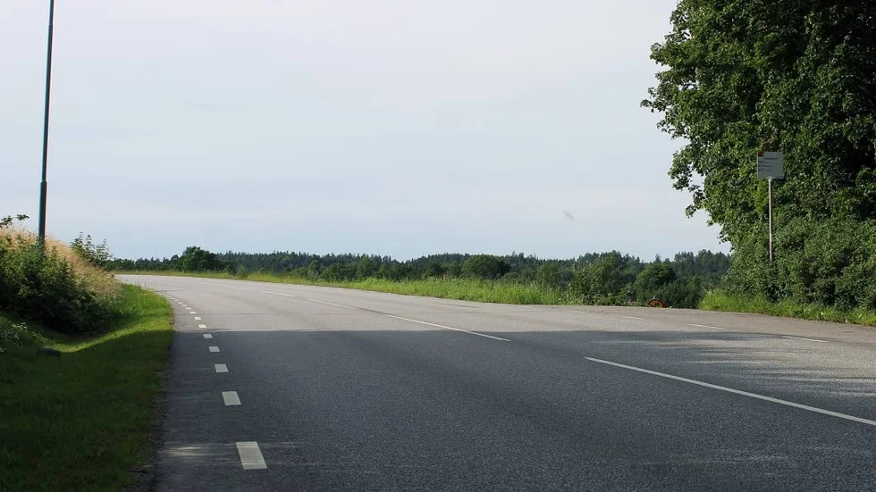 70-sträcka. Detta är vägen som 13-åringen blir tvungen att korsa för att ta sig till skolan.