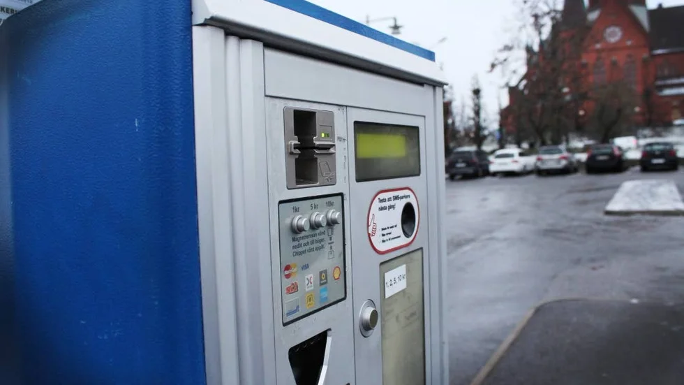 Där man i dag betalar åtta kronor i timmen för parkering kommer man 2019 betala 12 kronor.