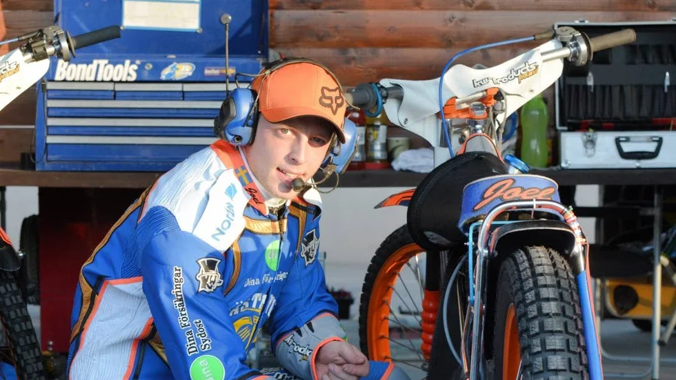 Joel Larsson är tillbaka i Västervik Speedway, som han körde för under 2015.