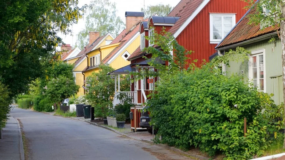 Att återinföra den statliga fastighetsskatt som Alliansen avskaffade 2008 vore mycket olämpligt skriver Moderaterna.
