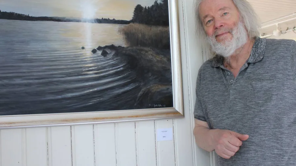 Tord Hjukström är en välkänd lokal konstnär, som också ställer ut i Gamleby.