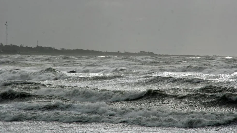 Stormvarning för natten är utfärdad från Mellersta Östersjön till Bottenviken.