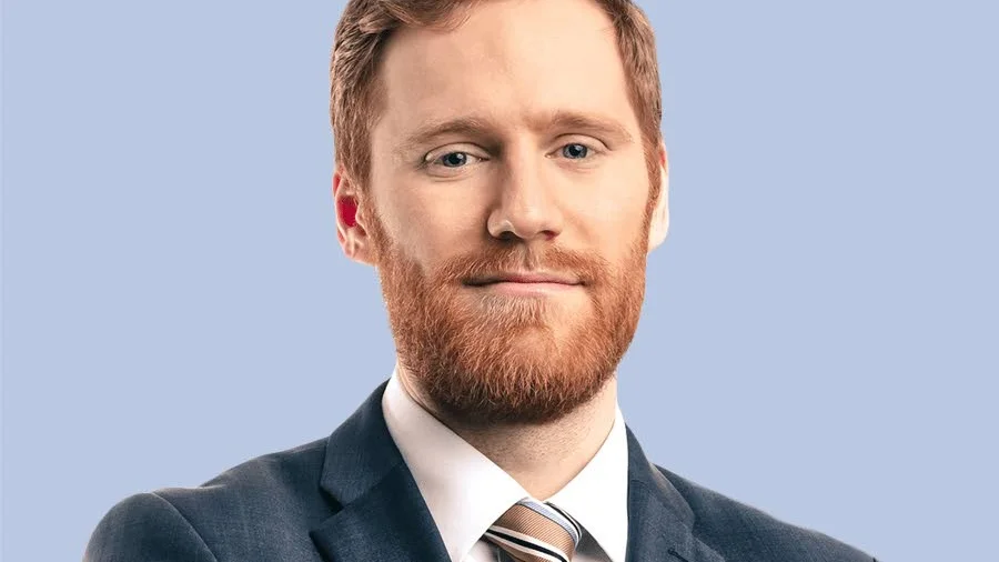 Markus Jonsson sitter i partistyrelsen för det nybildade partiet Alternativ för Sverige. Han hoppas på en plats i riksdagen efter valet.