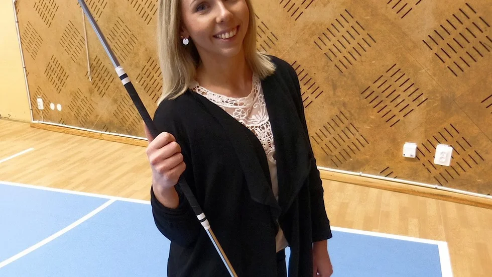 Erica Grebner, Linköpings Drill, har samlat på sig en hel del medaljer och meriter i sin sport, bland annat SM-silver och EM- och VM-starter. Hon har hållit på i 17 år och tycker det är lika roligt nu som då. Foto: Leif Larsson