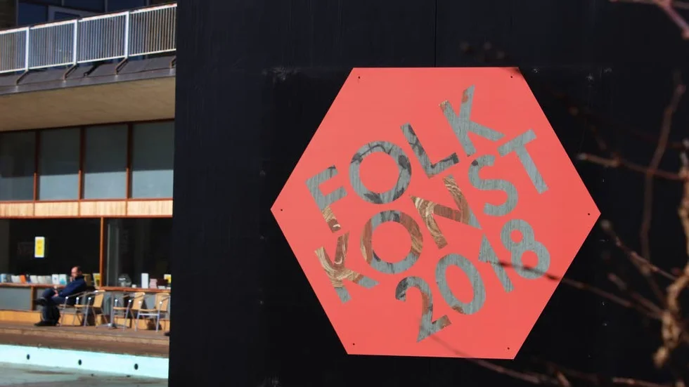 År 2018 är folkkonstens år och i helgen fick östgötarna ställa ut sina konstverk på Östergötlands Museum i Linköping.