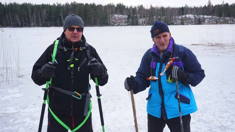Premiärtur. För Berthon Salomonsson var det årets första tur på långfärdsskridskorna. Gunnar Algulander gjorde sällskap.