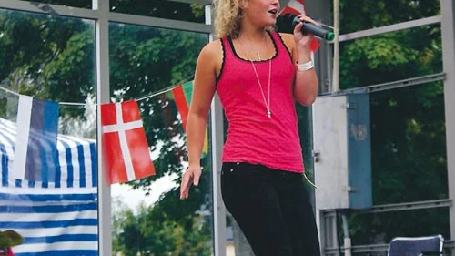 Elin Saanum från Växjö blev drottning av Hultsfred under lördagen då hon vann Hultsfred handels stora talangtävling.