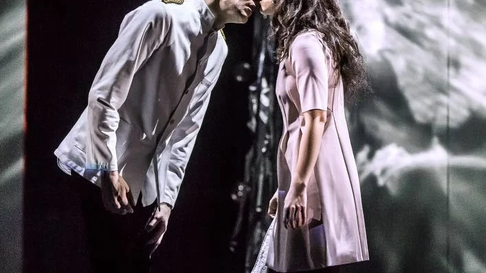Shakespeare. Daniel Nyström och Gizem Erdogan i "Romeo och Julia" på Kulturhuset Stadsteatern i Stockholm.