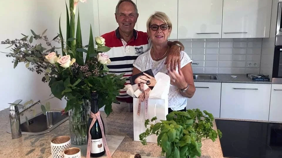 Pärs föräldrar Ravil och Ann-Mari köpte ett av husen.