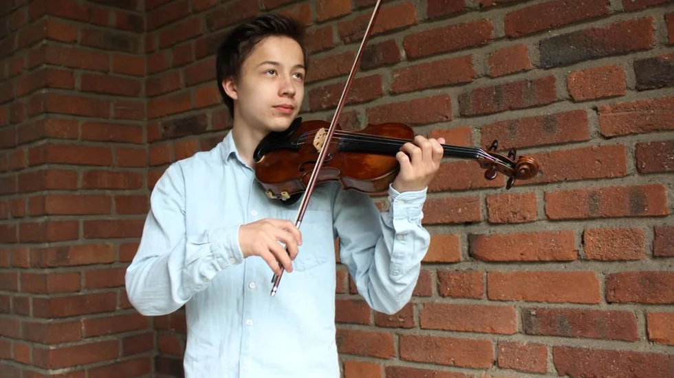 Norrköpingsviolinisten Johan Dalene är årets mottagare av Inge-Britt Gustafssons Musikstipendium.