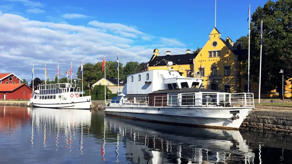 Sandskär har flyttat från Vadstena till Motala. Ägarnas förhoppning är att kunna driva restaurangbåt här nästa säsong.