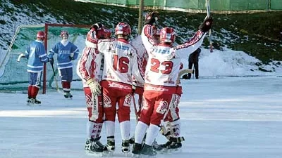 Segerjubel i seriepremiären blev det för Målilla Bandy som besegrade Öjaby borta med 6-3.