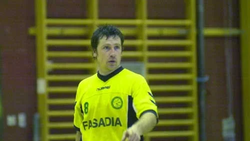 Slutspelat. Johan Sörensens karriär som spelare tycks vara över. Nu ska han istället lägga all sin kraft och energi på tränaruppdraget i HHF.