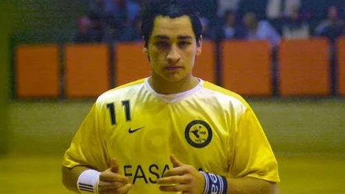 I ett dygn satt Daniel Sörensen, känd från Big Brother och framstående spelare i Hultsfreds Handbollsförening, anhållen för dödsmisshandel.