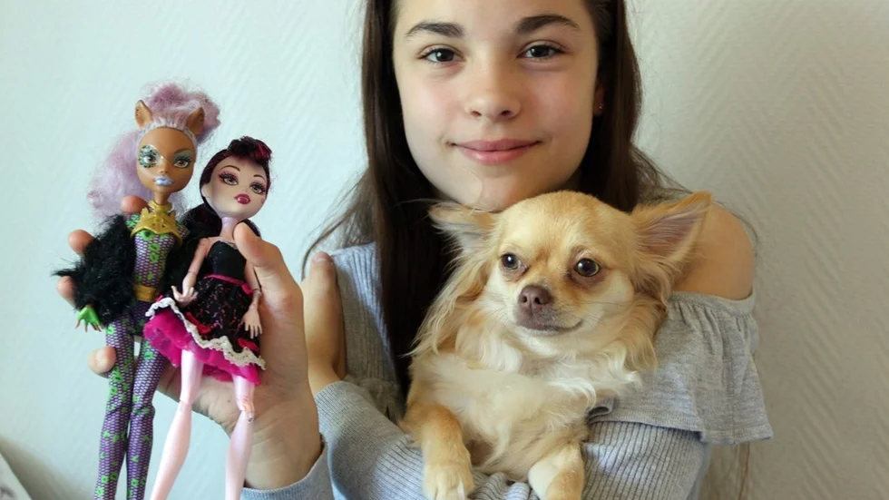 Både Majken och hennes mamma Johanna Sivertsdotter gillar att monsterdockorna är så detaljerade och har sina egna personligheter. ”De är som små konstverk”, tycker Johanna.