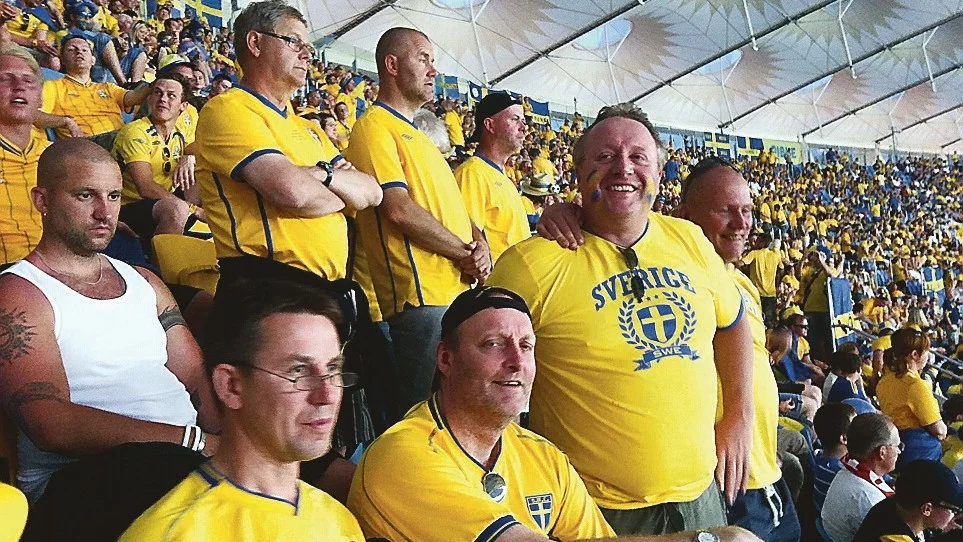 Roger Olofsson har upplevt mycket med landslaget. Här ses han på läktaren under EM i Ukraina 2012. Foto: Privat