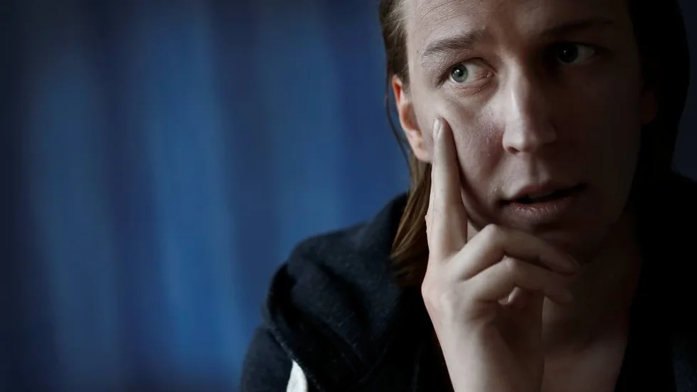 Under behandling. När de mörka tankarna kommer och spelsuget sätter in igen, är det skönt att vara på behandlingshemmet där stöd finns dygnet runt, tycker Hampus.