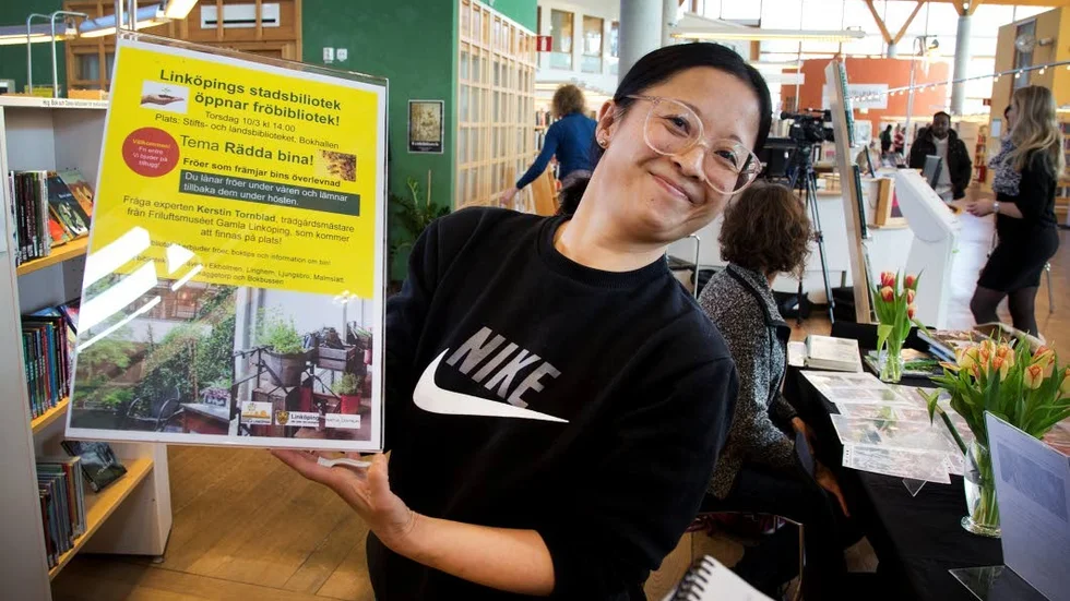 "Fröbiblioteken kommer att finnas på andra platser i Linköping också" säger Annica Miri Höglund, biblioteksassistent.