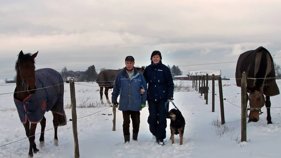 Kända. Välkända ridprofiler i Östergötland, Loa och Susanne Axén på Hoffmansgården i Orlunda.