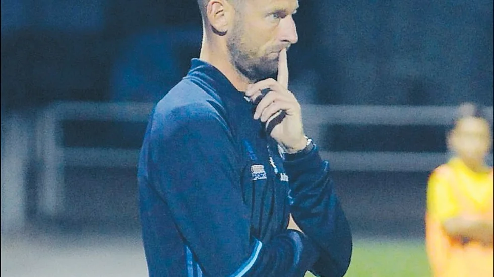 Förlusten mot Huddinge var lätt att ta för Vimmerby IF:s tränare Johan Carlsson. I helgen blev det nämligen klart att VIF spelar i division två även nästa säsong.