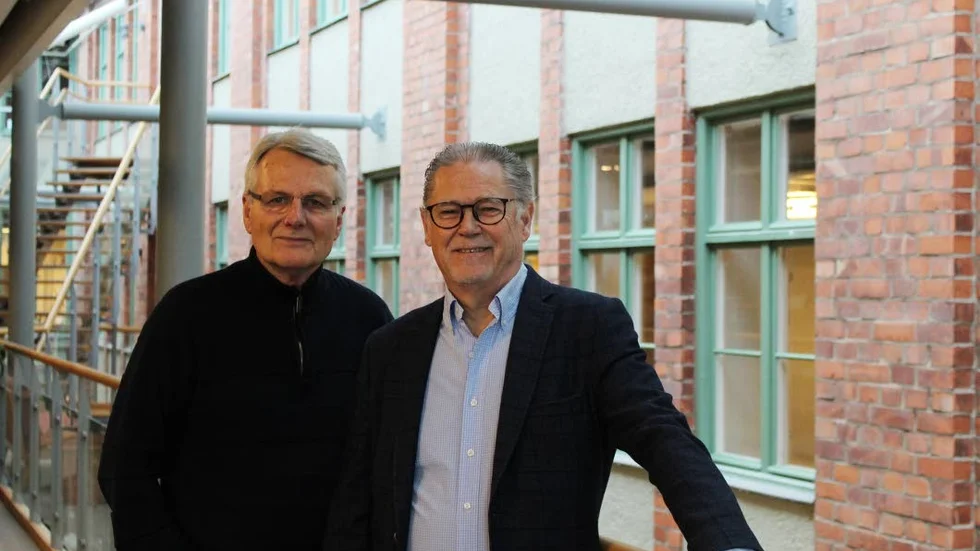 Stipendiedags. Linköpingsmusikernas musikstipendium väntar ivigt på sina första stipendiater. Bo Carlsson och Christer Öjdemark hoppas på många ansökningar.