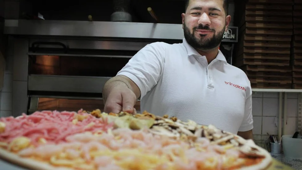 Vinnaren. Gilan Sabah är bara 21, men har bakat pizzor länge. Först på pizzeria Victoria, som hans pappa drev på Västra Vägen, och nu på den egna pizzerian Bari i Barhäll.